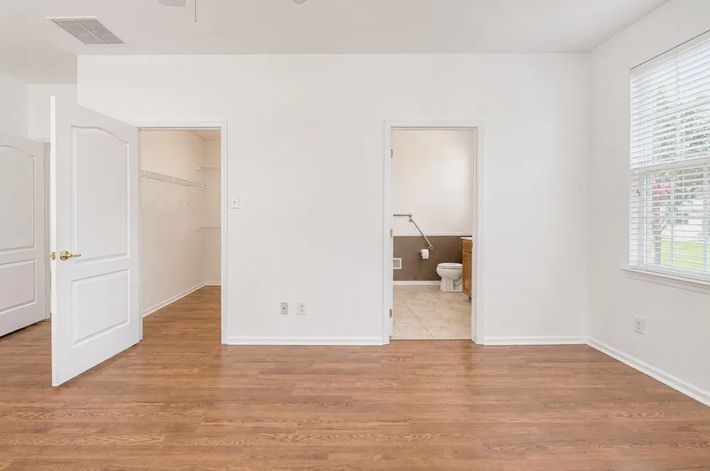 3 E DEHART AVENUE Clayton, NJ 08312