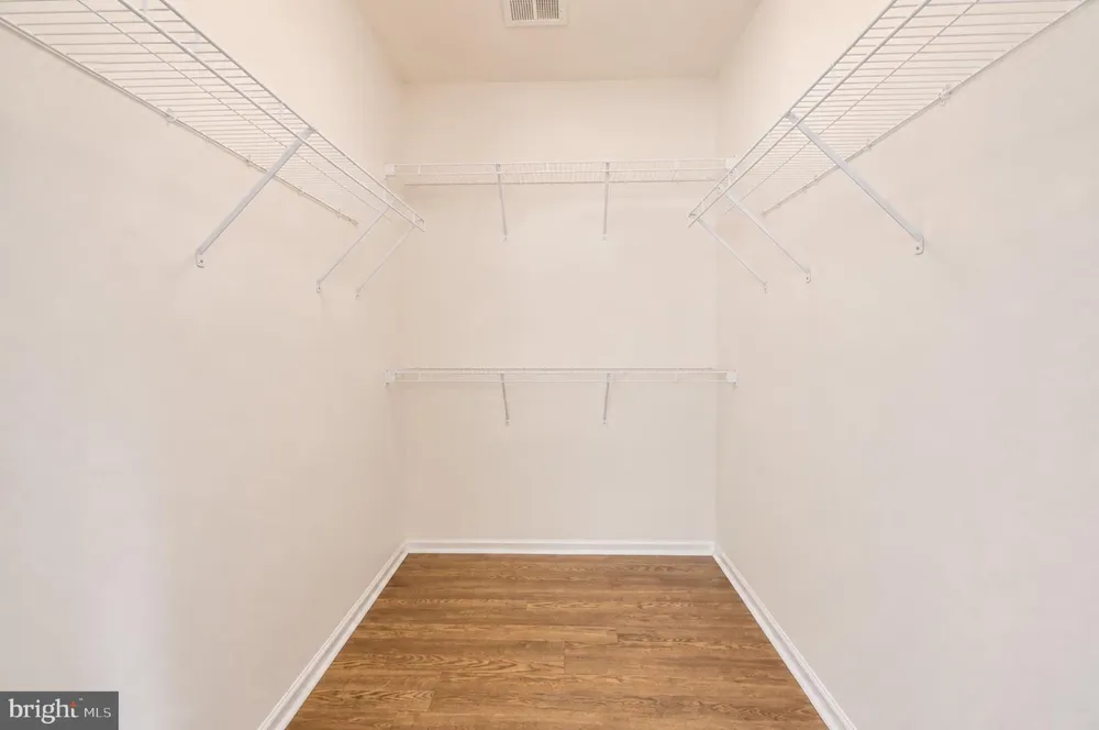 3 E DEHART AVENUE Clayton, NJ 08312