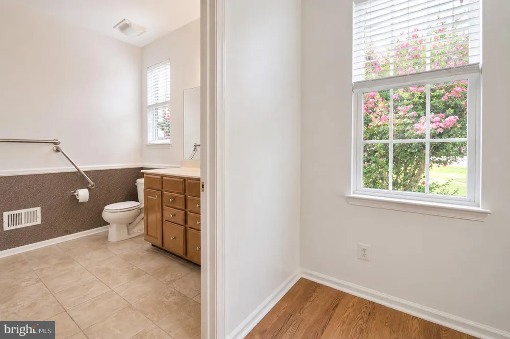 3 E DEHART AVENUE Clayton, NJ 08312