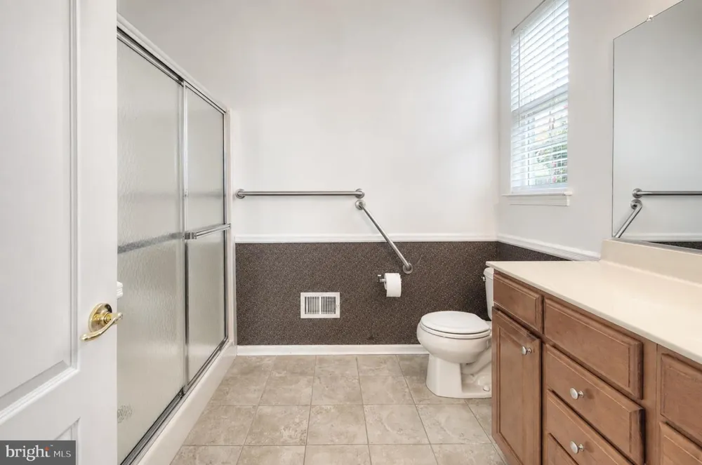 3 E DEHART AVENUE Clayton, NJ 08312