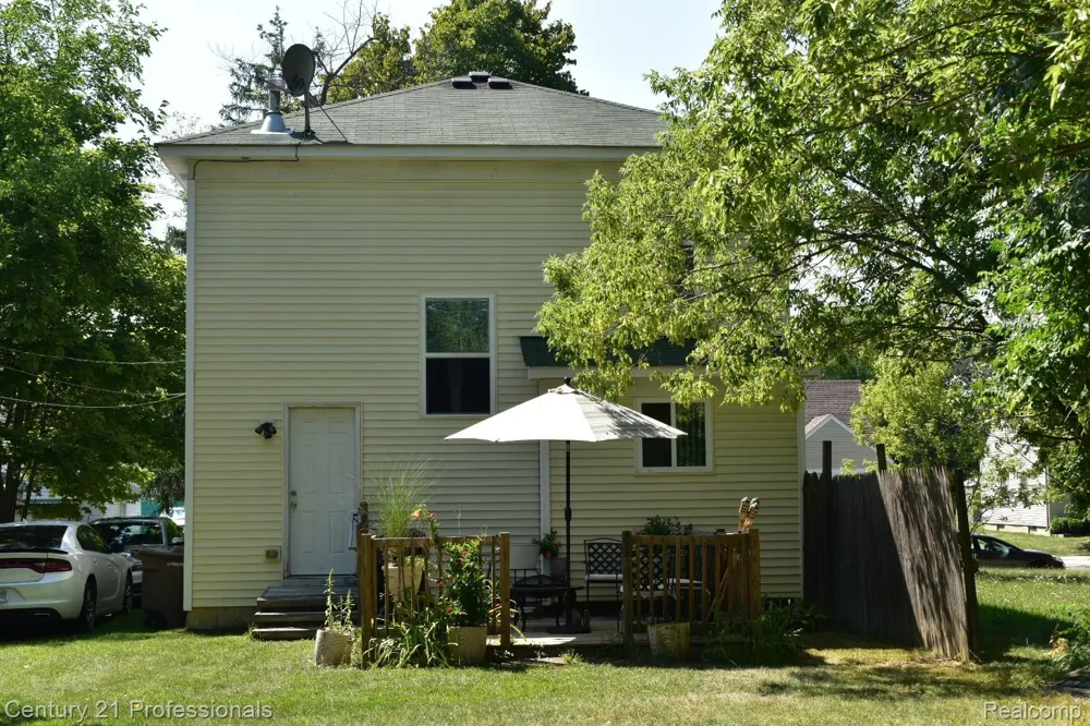 309 Russell Street Pontiac City, MI 48342