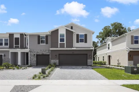 1633 GREENLEAF WOODS COVE