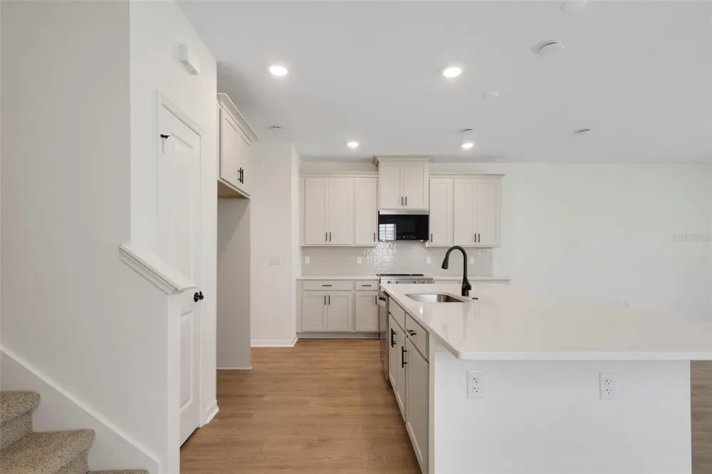 1633 GREENLEAF WOODS COVE Oviedo, FL 32765