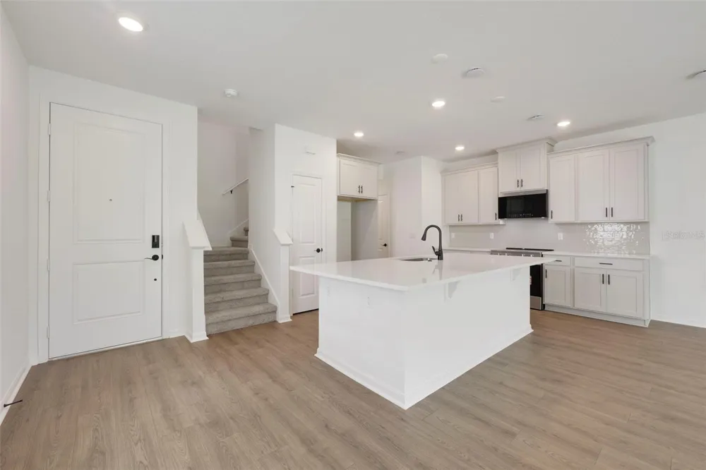1633 GREENLEAF WOODS COVE Oviedo, FL 32765