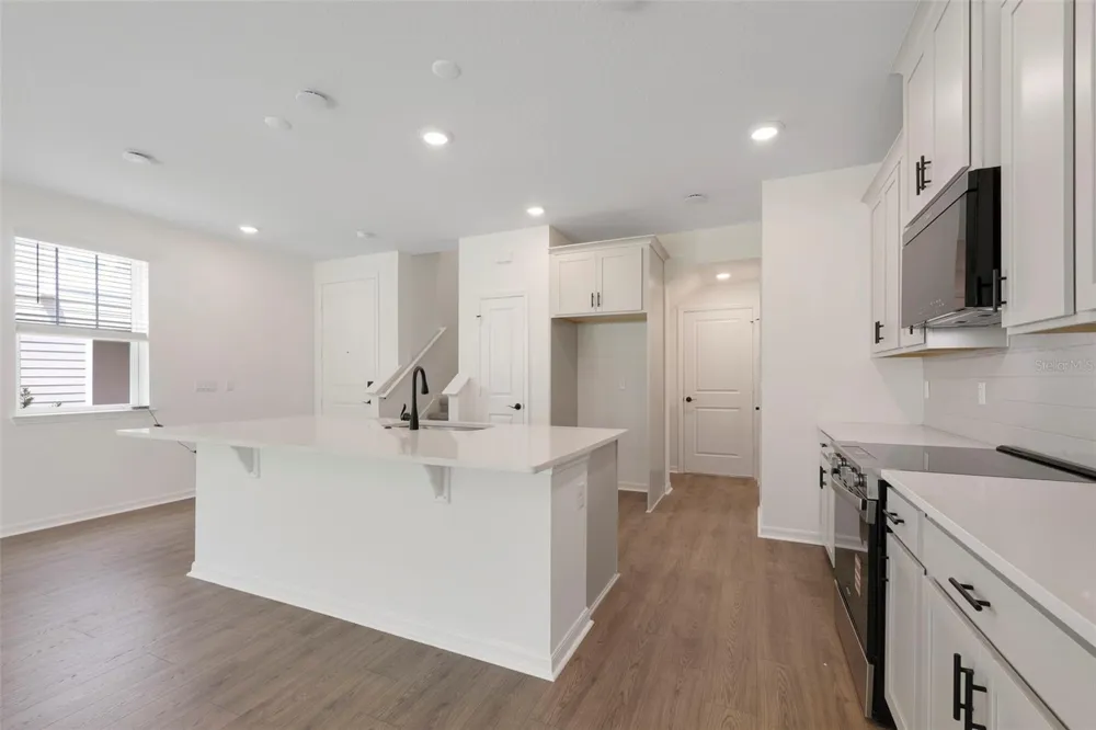 1633 GREENLEAF WOODS COVE Oviedo, FL 32765