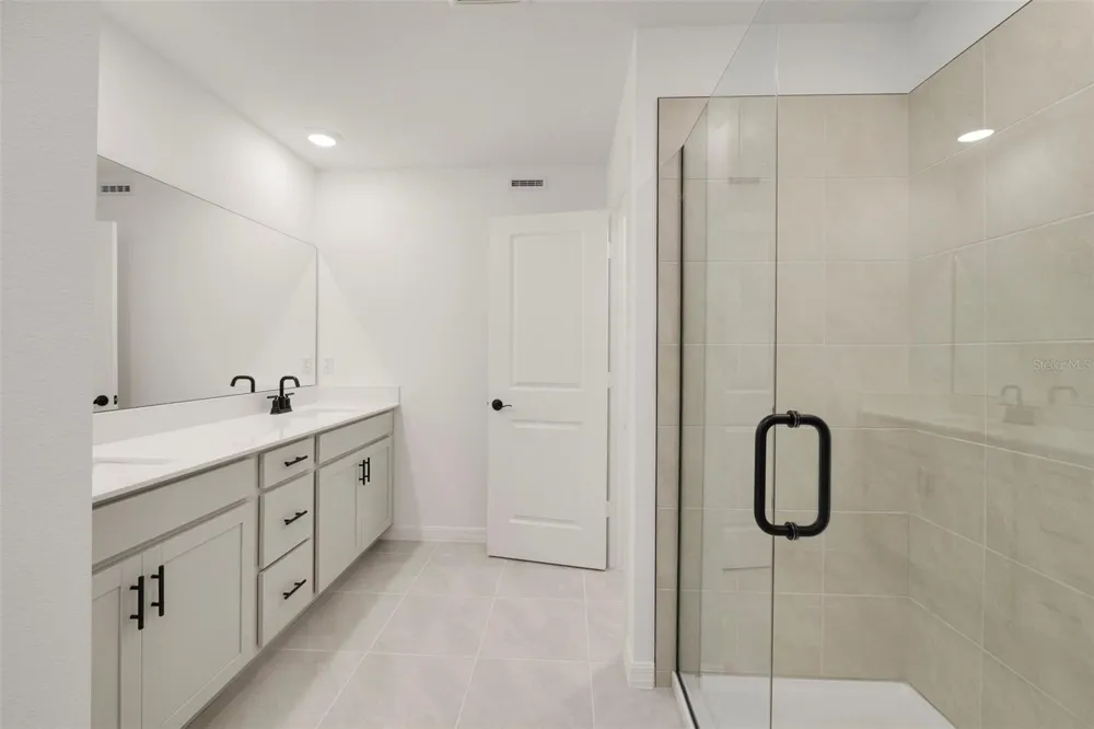 1633 GREENLEAF WOODS COVE Oviedo, FL 32765