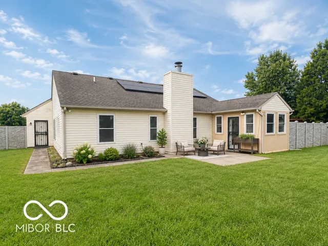 446 Grant Court Avon, IN 46123