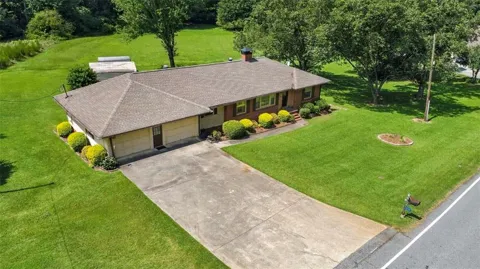 2069 Elmwood Circle