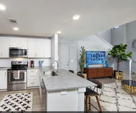 1099 Boulevard SE #2317
