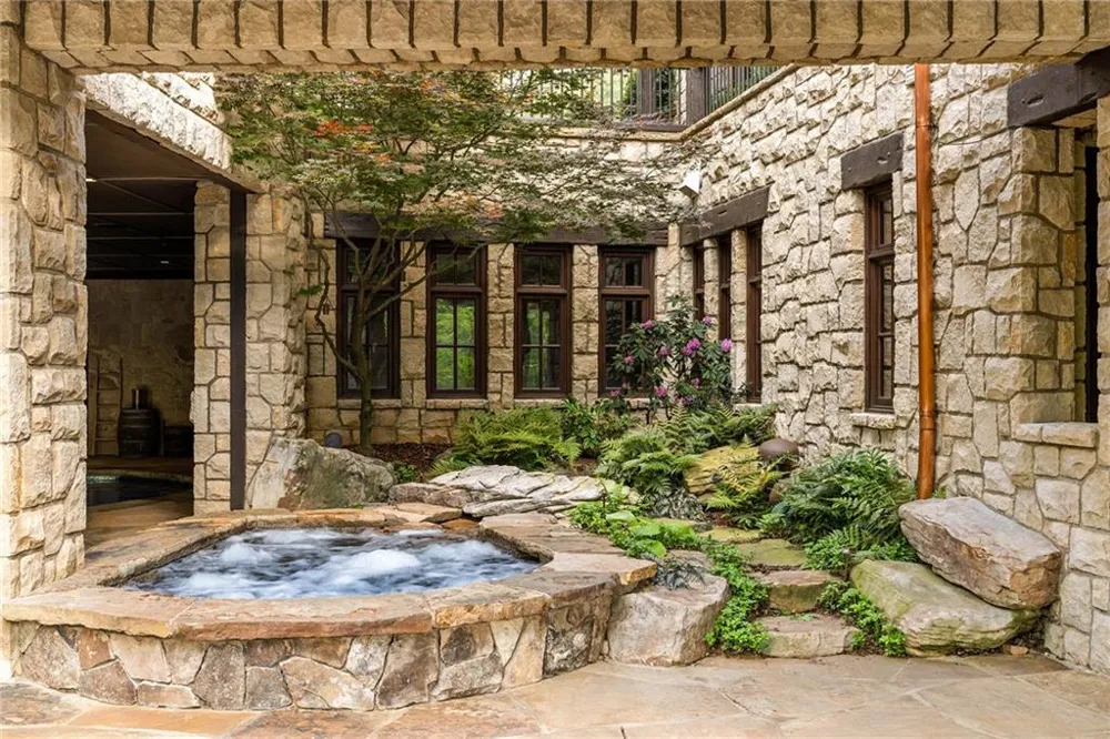 550 Blue Heron Way Milton, GA 30004