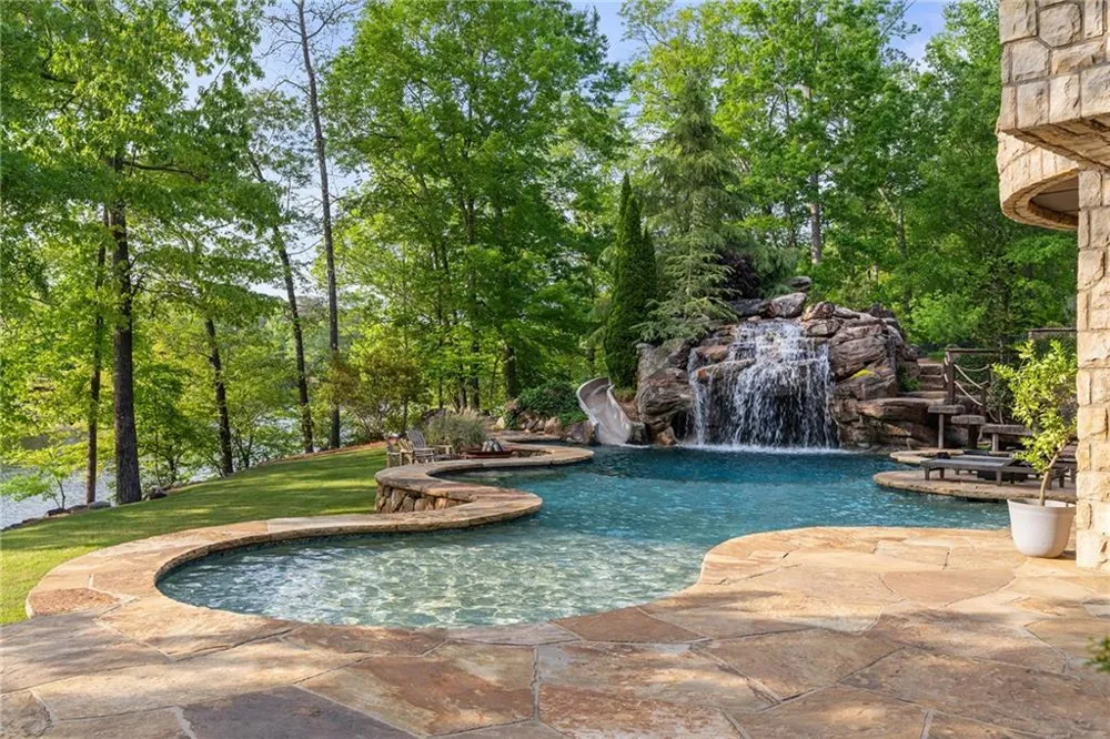 550 Blue Heron Way Milton, GA 30004