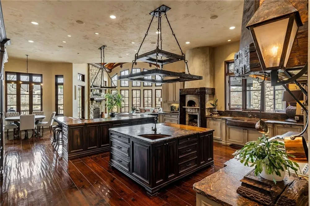 550 Blue Heron Way Milton, GA 30004