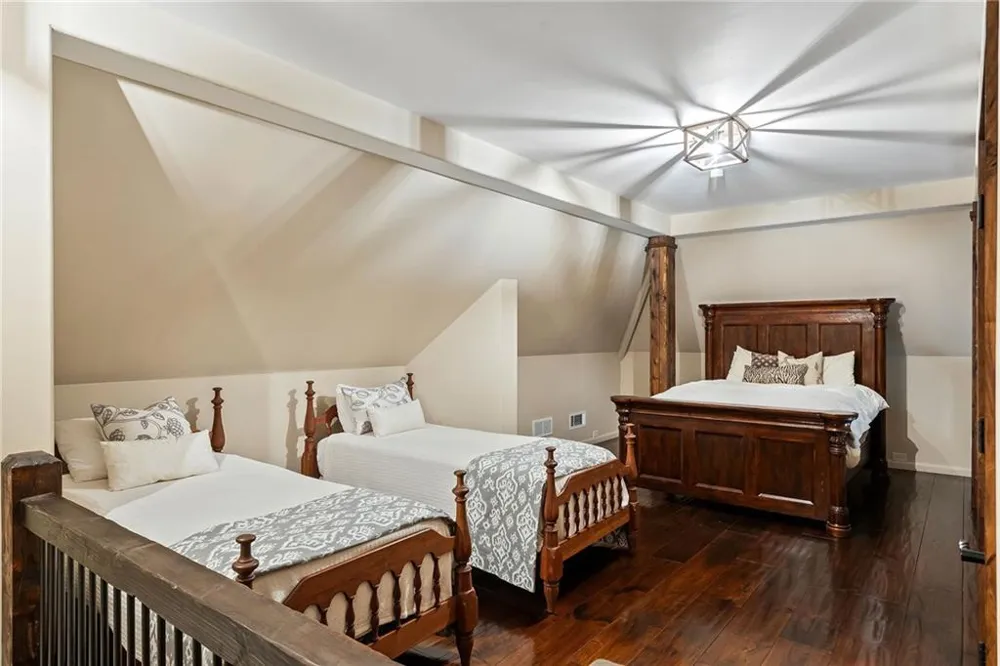 550 Blue Heron Way Milton, GA 30004