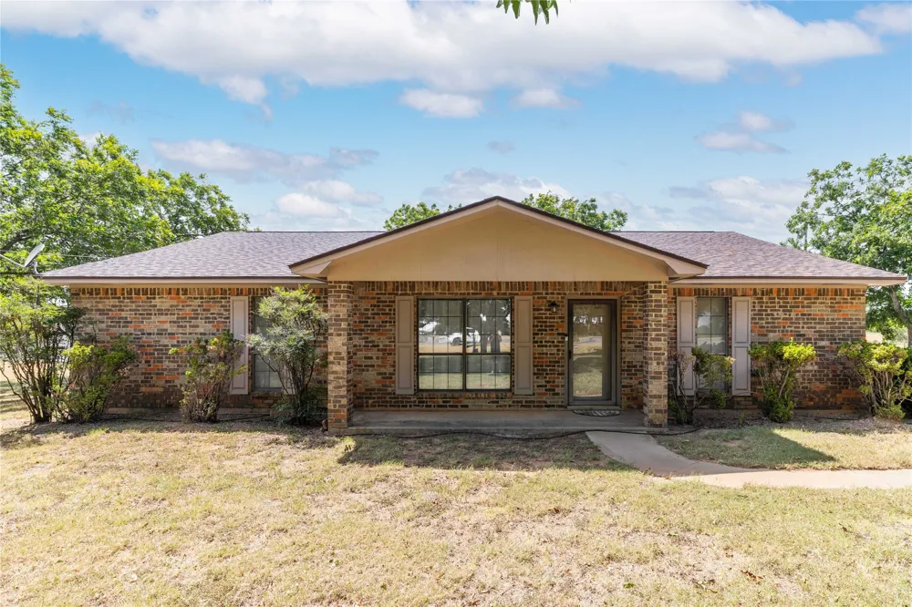 6370 Highway 16 De Leon, TX 76444