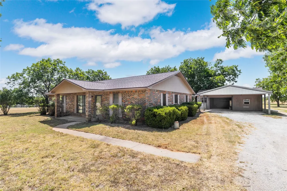 6370 Highway 16 De Leon, TX 76444