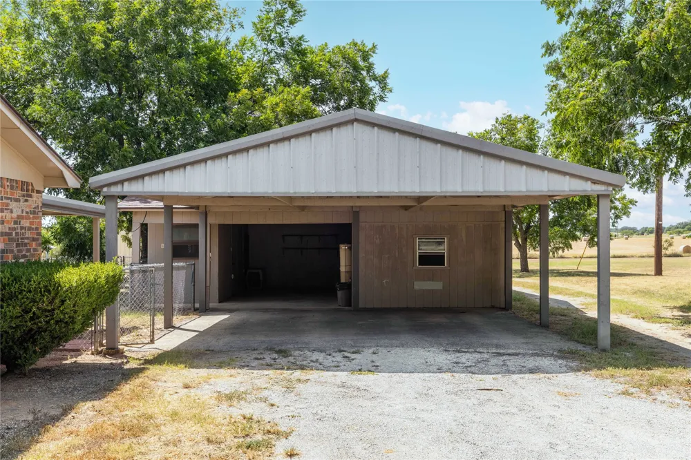 6370 Highway 16 De Leon, TX 76444