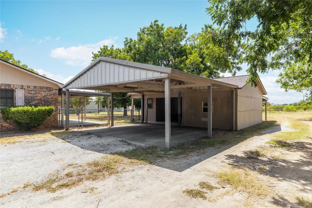 6370 Highway 16 De Leon, TX 76444