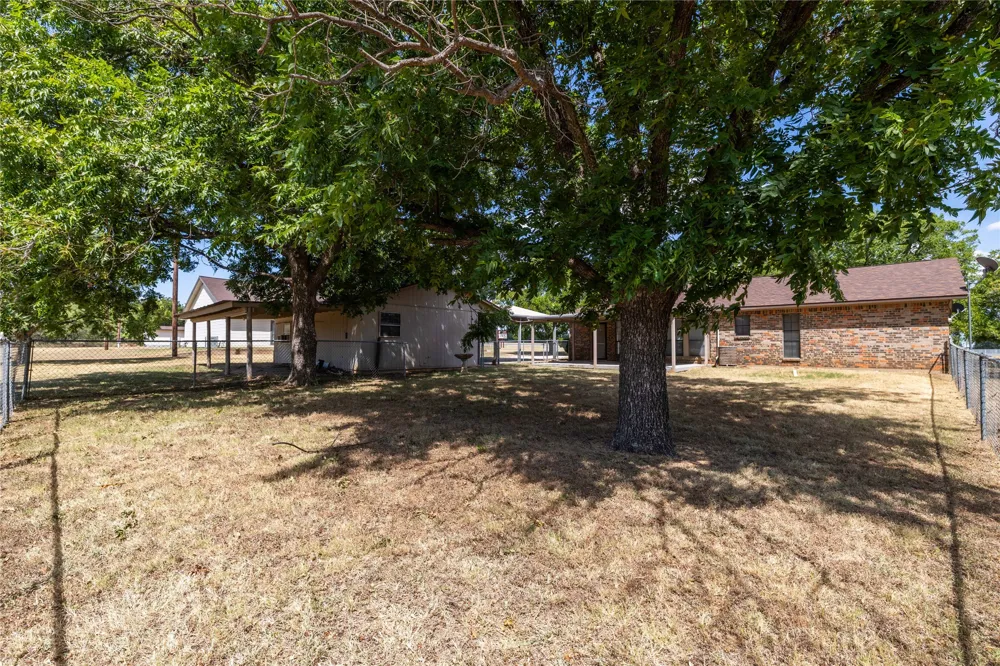 6370 Highway 16 De Leon, TX 76444