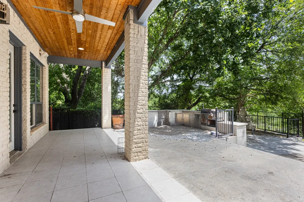 902 Saint George Place DeSoto, TX 75115