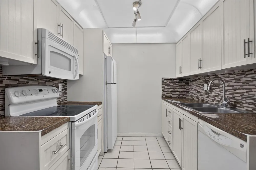 2002 Granada Drive #E1 Coconut Creek, FL 33066