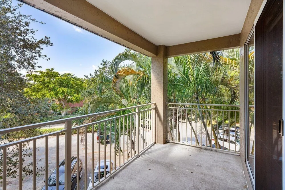 1825 PALM COVE BOULEVARD #7-306 Delray Beach, FL 33445