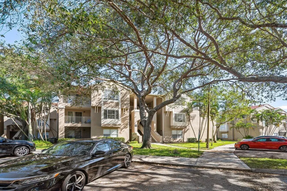 1825 PALM COVE BOULEVARD #7-306 Delray Beach, FL 33445
