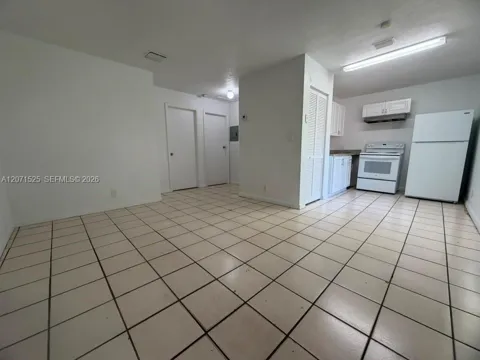 919 NW 2nd Ave #3