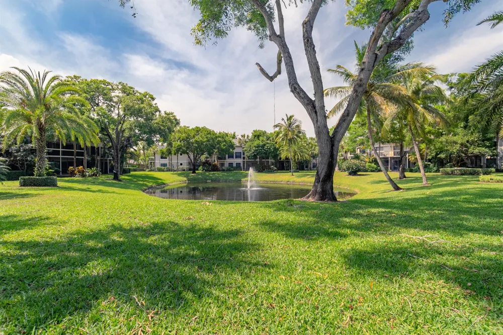 11863 Wimbledon Circle #412 Wellington, FL 33414