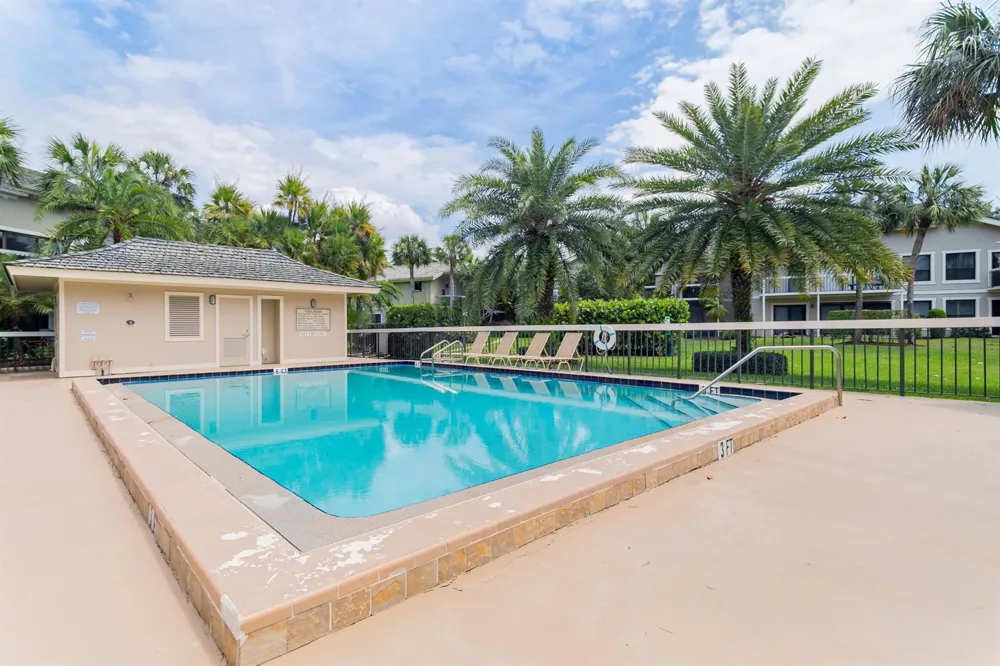11863 Wimbledon Circle #412 Wellington, FL 33414