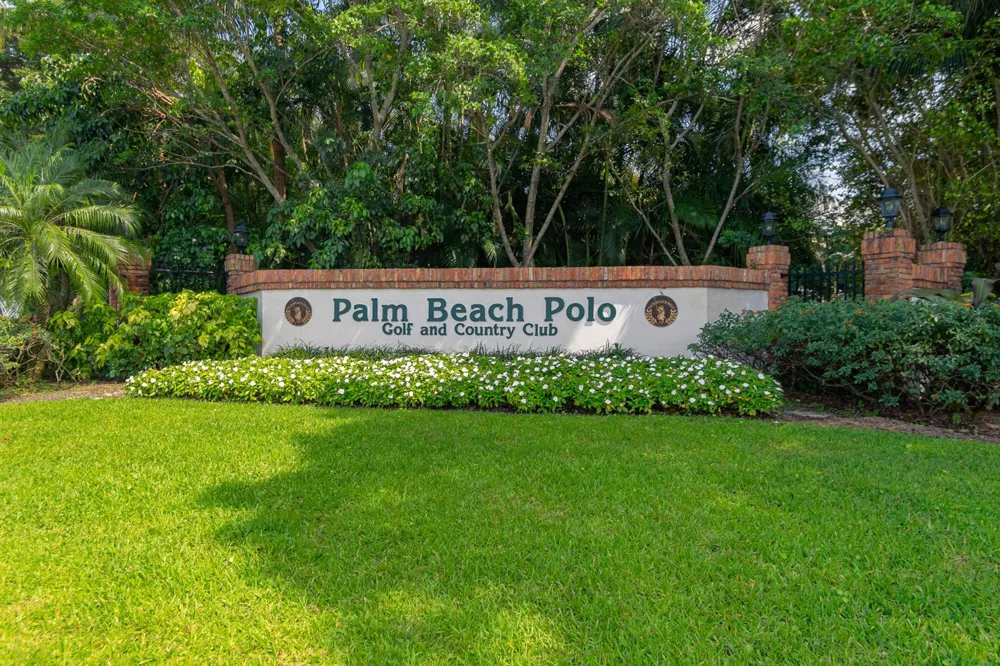 11863 Wimbledon Circle #412 Wellington, FL 33414