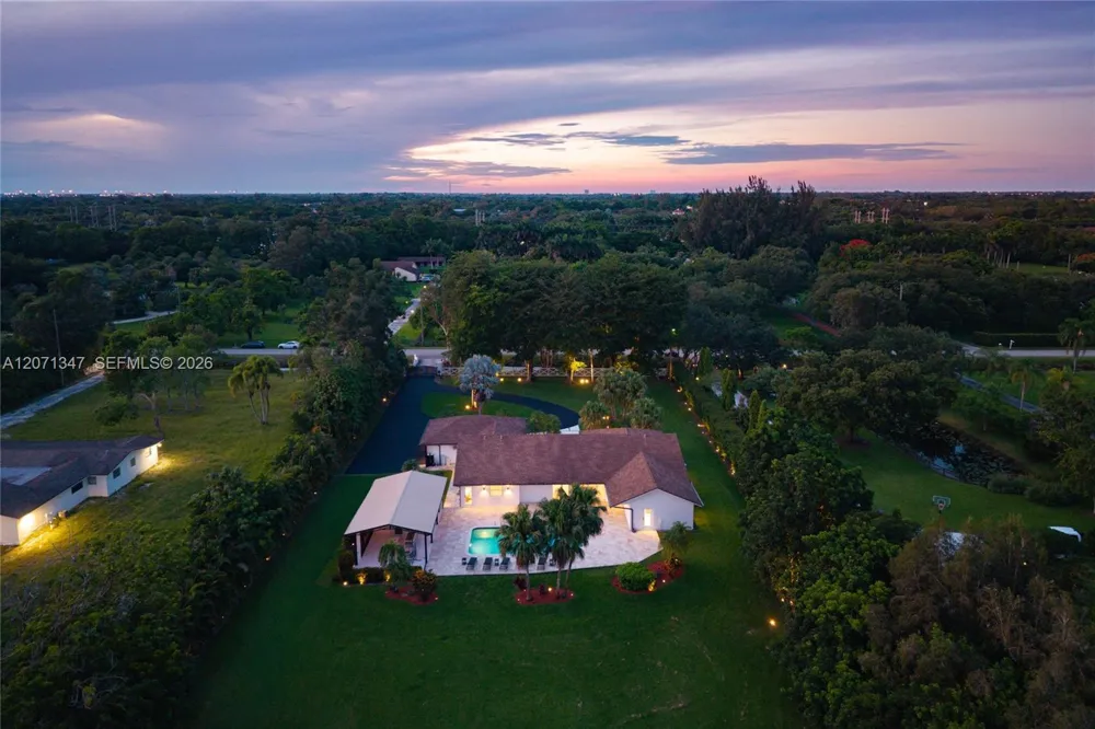 13900 Mustang Trl Southwest Ranches, FL 33330