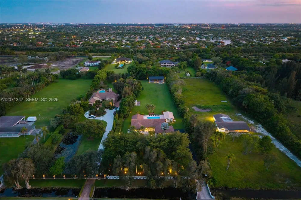 13900 Mustang Trl Southwest Ranches, FL 33330