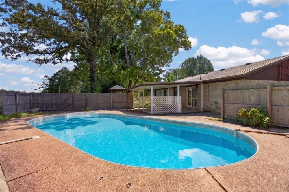 14630 Edward Loop Cameron, OK 74932