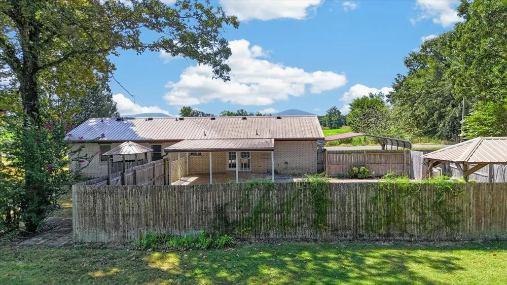14630 Edward Loop Cameron, OK 74932