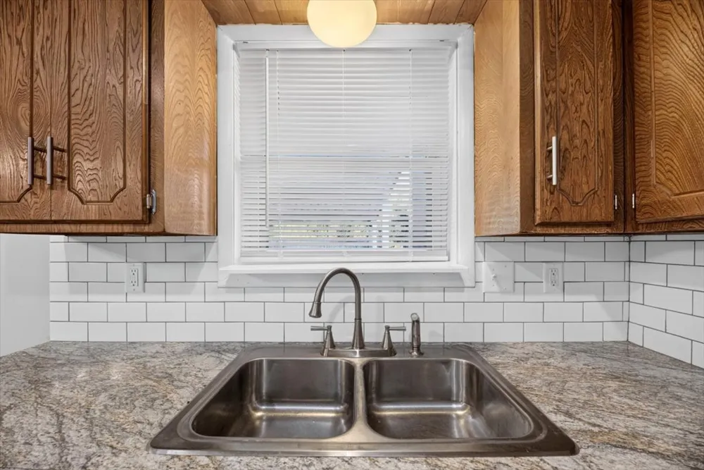 14630 Edward Loop Cameron, OK 74932