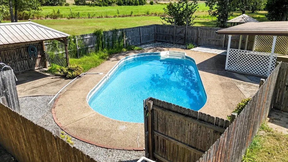 14630 Edward Loop Cameron, OK 74932