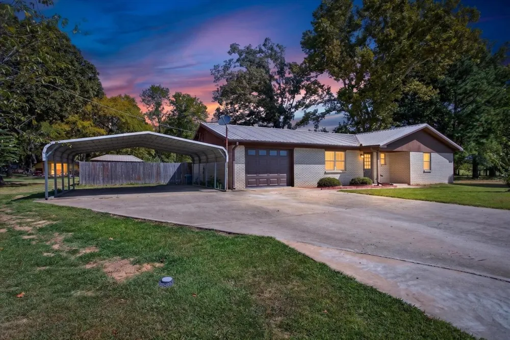 14630 Edward Loop Cameron, OK 74932