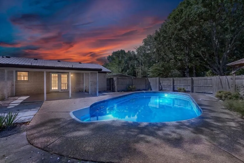 14630 Edward Loop Cameron, OK 74932