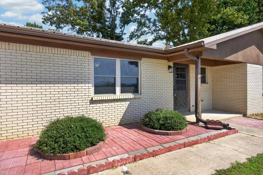 14630 Edward Loop Cameron, OK 74932