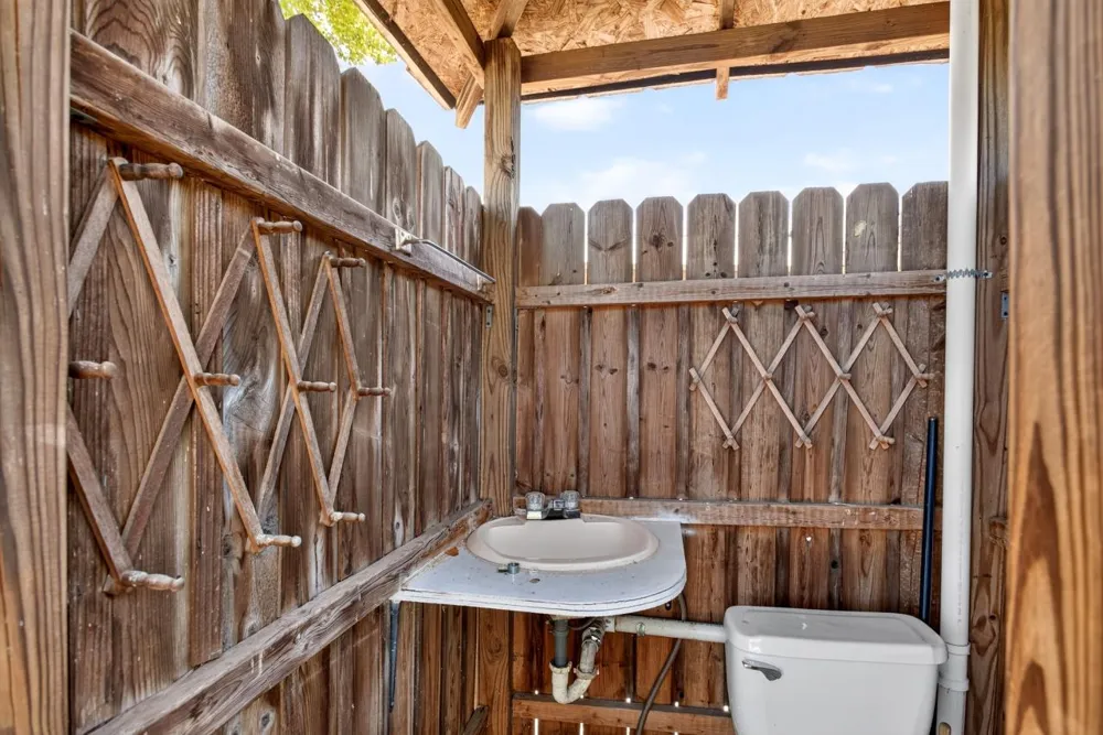 14630 Edward Loop Cameron, OK 74932