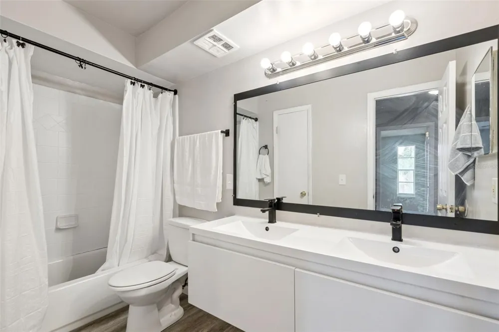 4035 WENDY DRIVE Orlando, FL 32808