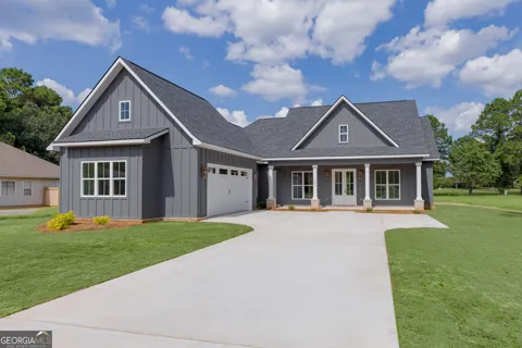 1004 Country Club RD