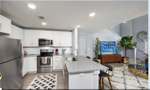 1099 Boulevard SE #2207