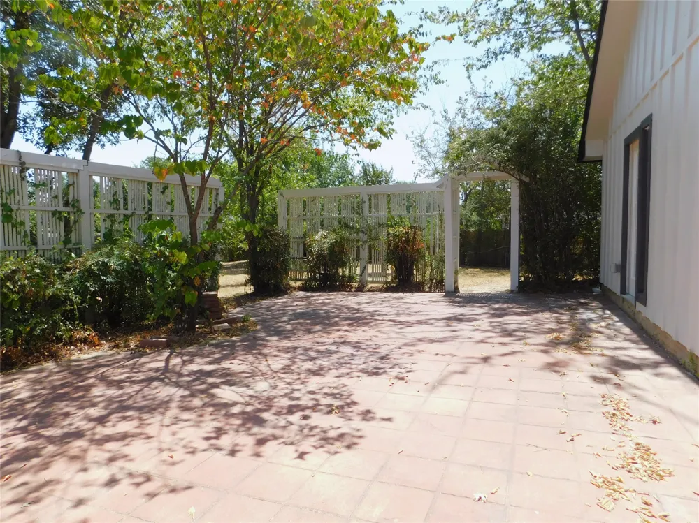 404 Woodson Circle Denton, TX 76209