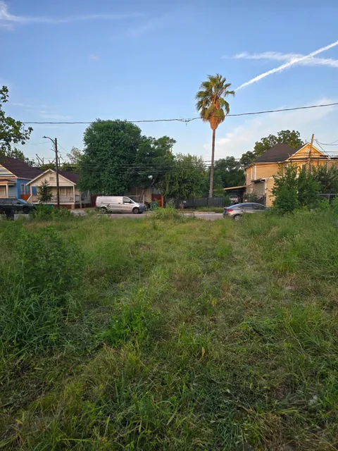 2107 Hardy Street