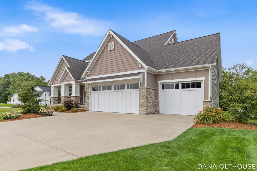 8233 Boardwalk Drive SW Byron Center, MI 49315