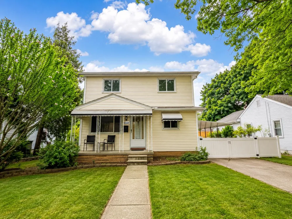 11920 Cavell Street Livonia, MI 48150