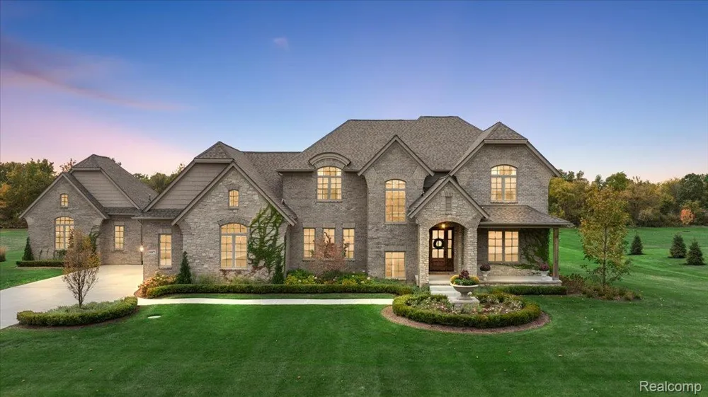 62477 Rosina Court Ray Township, MI 48096