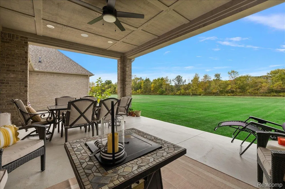 62477 Rosina Court Ray Township, MI 48096