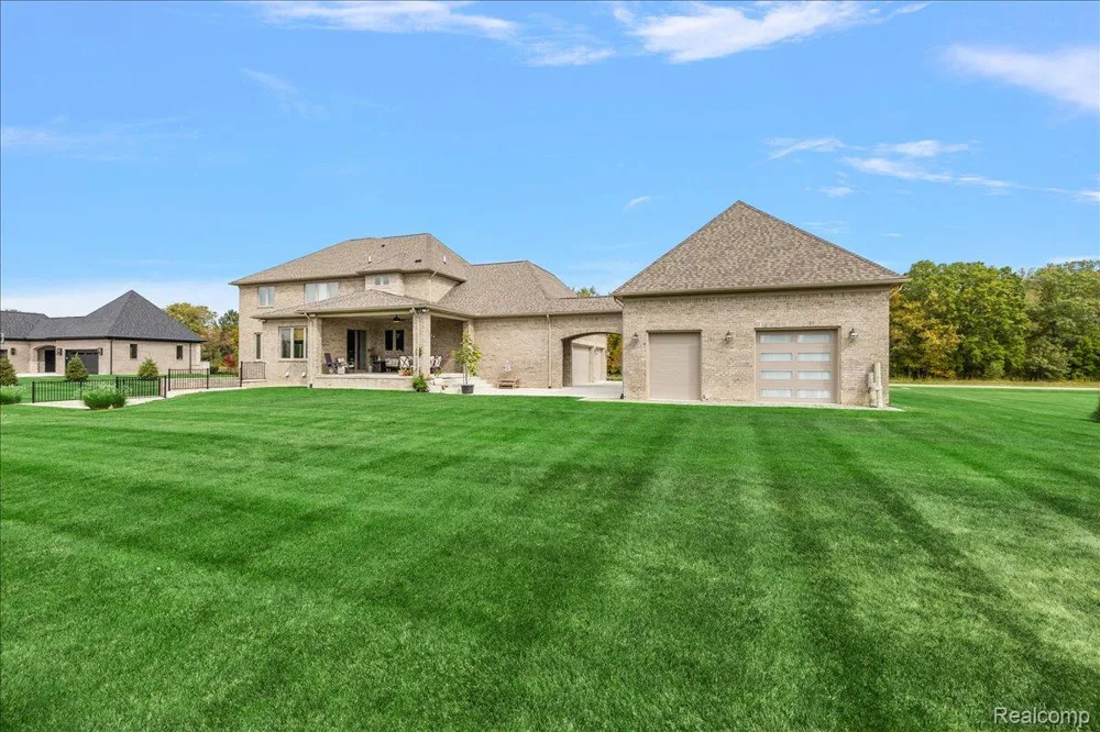 62477 Rosina Court Ray Township, MI 48096